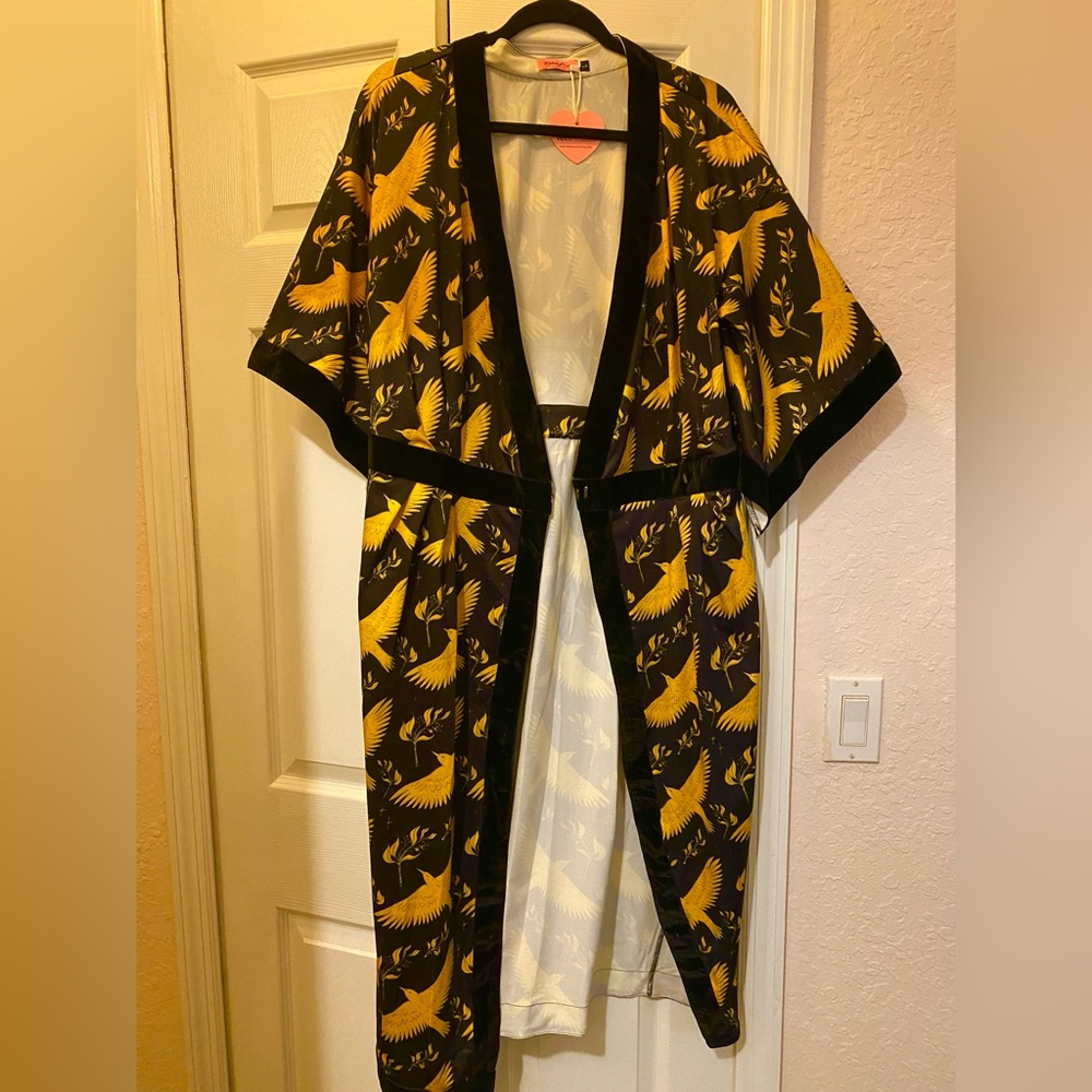 Rebel Love vintage 50’s pinup look Kimono style dress , front closure size L NWT